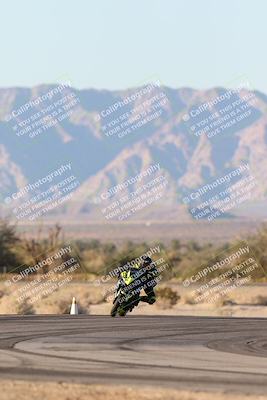 media/Dec-07-2025-CVMA (Sun) [[3e7d2de5dc]]/Race 18-Formula Twins-Formula 40 UL/